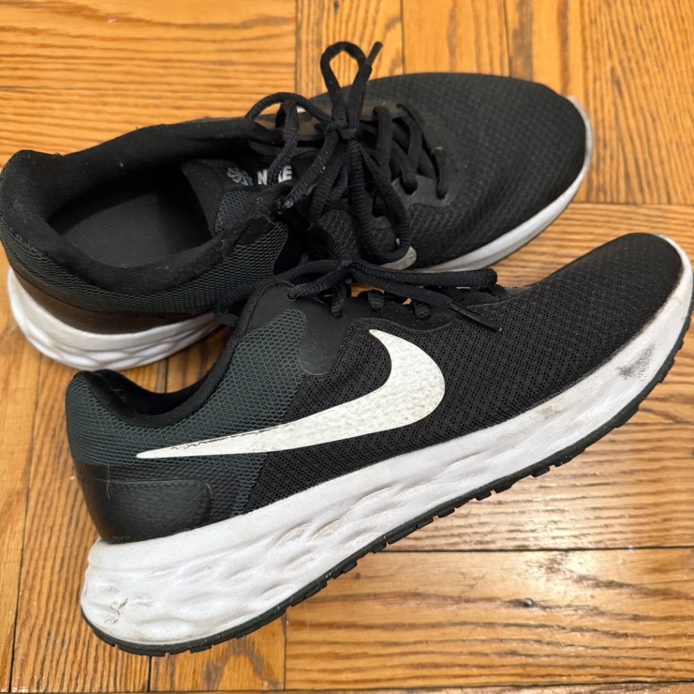 Nike Women's Sneakers size 9, black and white